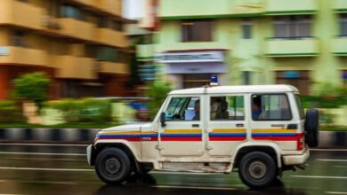 Photo of बाघपुर में पुलिस टीम पर पथराव, हेडकांस्टेबल का सिर फोड़ा