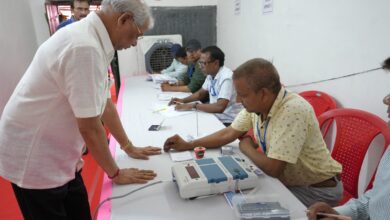 Photo of  राज्यपाल राजेंद्र विश्वनाथ आर्लेकर ने पटना में किया मतदान, लोगों से की ये अपील