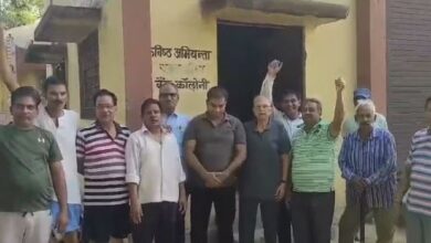 Photo of अलवर: पानी की समस्या को लेकर कॉलोनीवासियों ने किया विरोध प्रदर्शन