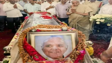 Photo of रामोजी राव को दी गई अंतिम विदाई, TDP अध्यक्ष समेत ये लोग आए नजर