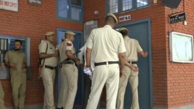 Photo of प्रेम विवाह विवाद: साथ रहेंगे प्रेमी युगल, कहा-पंचायत कुछ कहे, हम अलग नहीं होंगे