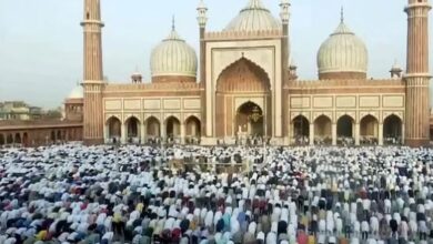 Photo of  जामा मस्जिद में अदा की गई ईद की नमाज, लोगों ने दी एक-दूसरे को बधाई
