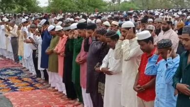 Photo of उज्जैन: ईद उल अजहा पर अल्लाह की इबादत में झुके हजारों सिर, अमन चैन की मांगी दुआ