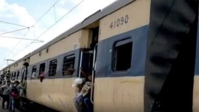 Photo of बिहार: चलती मेमू पैसेंजर ट्रेन में जमीन कारोबारी की गोली मारकर हत्या