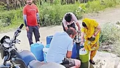 Photo of दिल्ली के गांवों में भी जल संकट, लोग हरियाणा के सहारे बुझा रहे प्यास