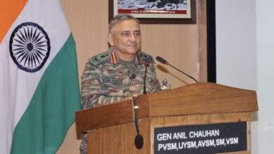 Photo of श्रीनगर के बाद जम्मू पहुंचे रक्षा प्रमुख,  सुरक्षा बलों की परिचालन तैयारियों की समीक्षा की