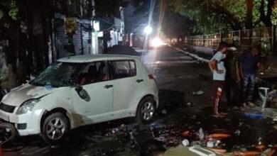 Photo of तेज रफ्तार कार चालक पुलिसकर्मी ने पीसीआर कर्मचारियों को मारी टक्कर, 1 की मौत