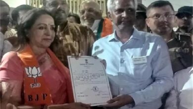 Photo of  कान्हा की नगरी में हेमा मालिनी की जीत की हैट्रिक, मथुरा में इंडी गठबंधन को चटाई धूल