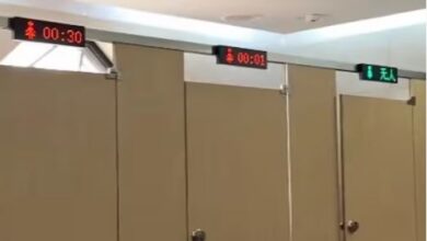 Photo of यहां टॉयलेट के बाहर लगा टाइमर, बताएगा कितनी देर से बाथरूम में घुसे हैं लोग…