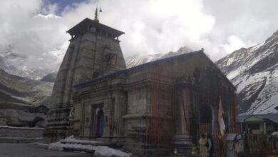 Photo of बदरीनाथ- केदारनाथ में हुई बारिश, ऊंची पहाड़ियों पर हिमपात हुआ, मौसम हुआ ठंडा