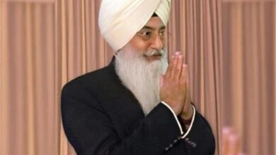 Photo of राधा स्वामी डेरा ब्यास में नतमस्तक हुए राजा वड़िंग