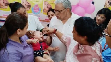 Photo of शिवपुरी: पल्स पोलियो अभियान की शुरूआत, विधायक ने पिलाई बच्चों को दवा,