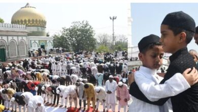 Photo of यूपी: धूमधाम से मनाया जा रहा ईद उल अजहा, नमाज पढ़कर देश में अमन चैन की दुआ मांगी
