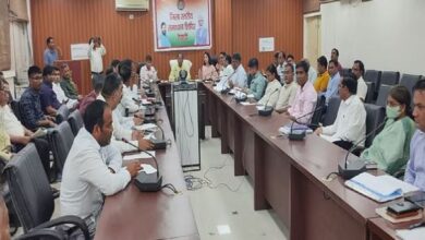 Photo of कैबिनेट मंत्री डॉ. बनवारी लाल ने ली बैठ