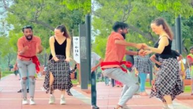 Photo of रशियन ने किया भोजपुरी गाने पर डांस, देसी डांसर के साथ यूं मटकाई कमर, इंटरनेट पर छाया वीडियो