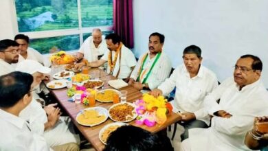 Photo of केदारनाथ यात्रा के बहाने दिग्गजों के बीच दूरियां बनीं नजदीकियां