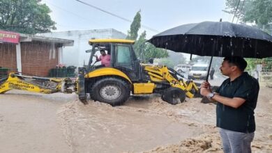 Photo of कुमाऊं में जगह-जगह बारिश: बरसात राहत के साथ लाई आफत, लबालब सड़कें और घरों में घुसा पानी