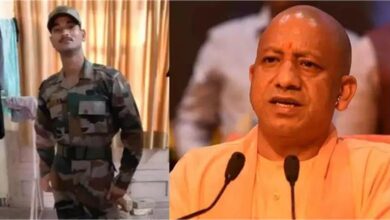 Photo of जम्मू-कश्मीर में UP का एक और बेटा शहीद, CM योगी ने परिजनों को 50 लाख और नौकरी देने का किया ऐलान