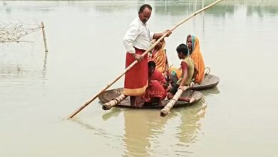 Photo of बिहार: तराई में लगातार हो रही बारिश से बीस गांवों में बाढ़ का कहर; लोग खाने को मोहताज