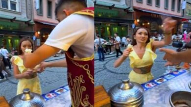 Photo of पीले ड्रेस में थी सुंदर हसीना, आइसक्रीम वाला करने लगा परेशान, चुपचाप देखती रही