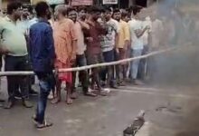 Photo of पटना में हत्या के विरोध में बवाल; दीघा में सड़क पर उतरे लोग, हत्यारे की गिरफ्तारी की मांग
