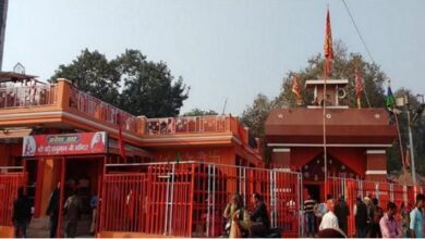Photo of लेटे हनुमान मंदिर कॉरिडोर के संचालन पर महाकुंभ से पहले मचा घमासान, सीएम योगी तक पहुंचा मामला