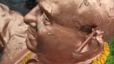 Photo of उज्जैन: बाबा साहब आंबेडकर की मूर्ति का चश्मा तोड़ा, समाज के लोगों ने सड़कों पर उतरकर किया प्रदर्शन