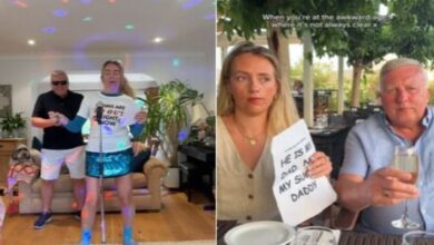 Photo of पिता के साथ रेस्टोरेंट में गई महिला, घूर-घूरकर देखने लगे लोग