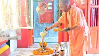 Photo of श्रावण मास के पहले सोमवार सीएम योगी ने किए महादेव के दर्शन