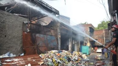 Photo of लुधियाना: कबाड़ के गोदाम में लगी भीषण आग, लाखों का स्क्रैप जलकर राख