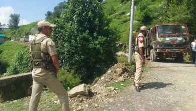 Photo of कठुआ आतंकी हमला : आतंकियों को तलाश रहे हैं हेलिकॉप्टर, ड्रोन और खोजी कुत्ते