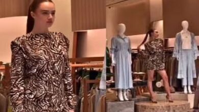 Photo of दुकान ने अपनाया प्रमोशन का अजीब तरीका, पुतले की जगह खड़ी हुई लड़की!