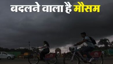 Photo of दिल्ली: हल्की बारिश ने बढ़ाई उमस, पसीने से तरबतर दिखे लोग… जानें अब कब बरसात करेगी तर