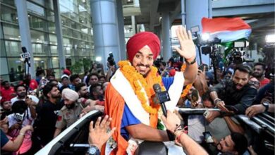 Photo of एयरपोर्ट पर अर्शदीप सिंह का ग्रैंड वेलकम…