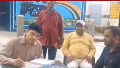 Photo of स्कूल टाइम में टीचर ने सवा घंटे खेला कैंडी क्रश…संभल में DM ने निकाली मोबाइल की हिस्ट्री