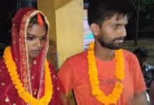 Photo of बिहार: चोरी छिपे गर्लफ्रेंड से मिलने पहुंचा था, परिजनों ने मंदिर में करवा दी शादी
