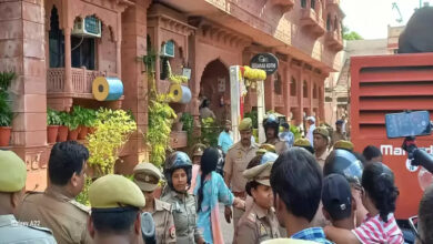 Photo of अतिक्रमण के खिलाफ योगी सरकार का बड़ा एक्शन, वाराणसी में जमीदोज किए जा रहे 2 बड़े होटल