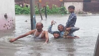 Photo of कुमाऊं में बारिश का कहर: लोग बहे, 134 सड़कें बंद; पहाड़ में 550 गांव कटे