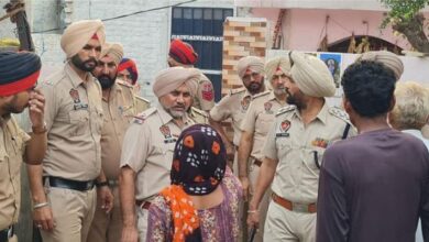 Photo of रायकोट में नशे से हुई थी युवकों की मौत: तस्करों को पकड़ने के लिए पुलिस रेड, कई घर खंगाले