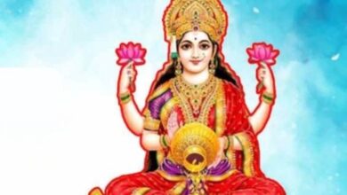 Photo of लक्ष्मी वैभव व्रत पर करें सिंदूर से जुड़े ये उपाय