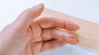 Photo of कागज से कट रही थीं साइंटिस्ट की उंगलियां, वजह जानने के लिए की स्टडी