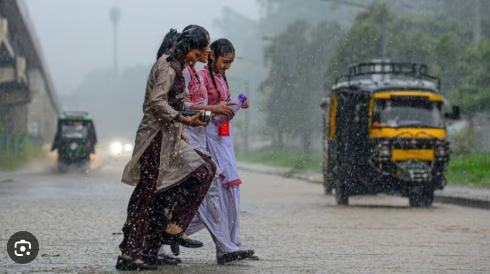 Photo of आज यूपी में होगी मूसलाधार बारिश, लखनऊ समेत 30 जिलों में अलर्ट जारी