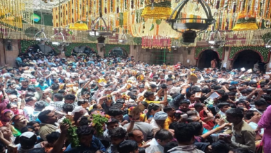 Photo of जन्माष्टमी से पहले बांके बिहारी मंदिर में उमड़ रही भीड़,  जारी हुई ये गाइड लाइन