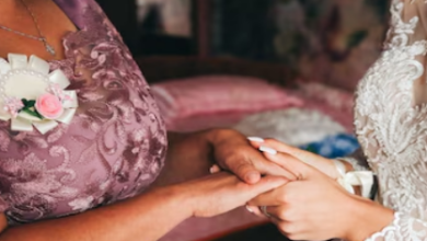 Photo of बेटे की दुल्हन लेने गई थी मां, ‘बहू’ का हाथ देख हुई सन्न, बताई ऐसी बात