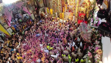 Photo of मथुरा: कृष्ण नगरी मथुरा में उमड़ा भक्तों का सैलाब