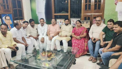 Photo of हरियाणा: टिकट कटने से नाराज पूर्व मेयर के घर पहुंचे सीएम सैनी