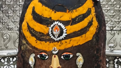 Photo of उज्जैन : चंदन का त्रिपुंड और रुद्राक्ष की माला पहनकर सजे बाबा महाकाल