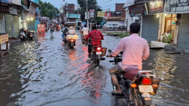 Photo of गोंडा: बारिश से बुरा हाल, घर से निकलना भी मुश्किल…