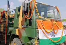 Photo of बीकानेर: पांच दिनों से चल रहा गतिरोध समाप्त, राजकीय सम्मान के साथ हुआ सैनिक का अंतिम संस्कार!