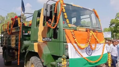 Photo of बीकानेर: पांच दिनों से चल रहा गतिरोध समाप्त, राजकीय सम्मान के साथ हुआ सैनिक का अंतिम संस्कार!